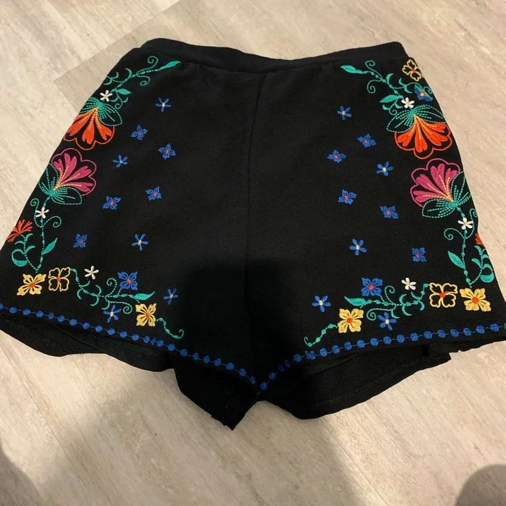 Shorts - Picture 1 of 1